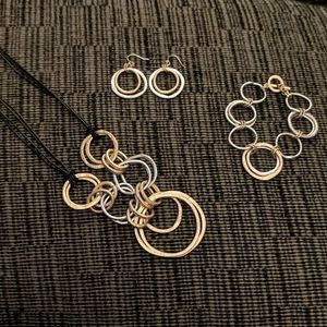 Three piece jewelry set